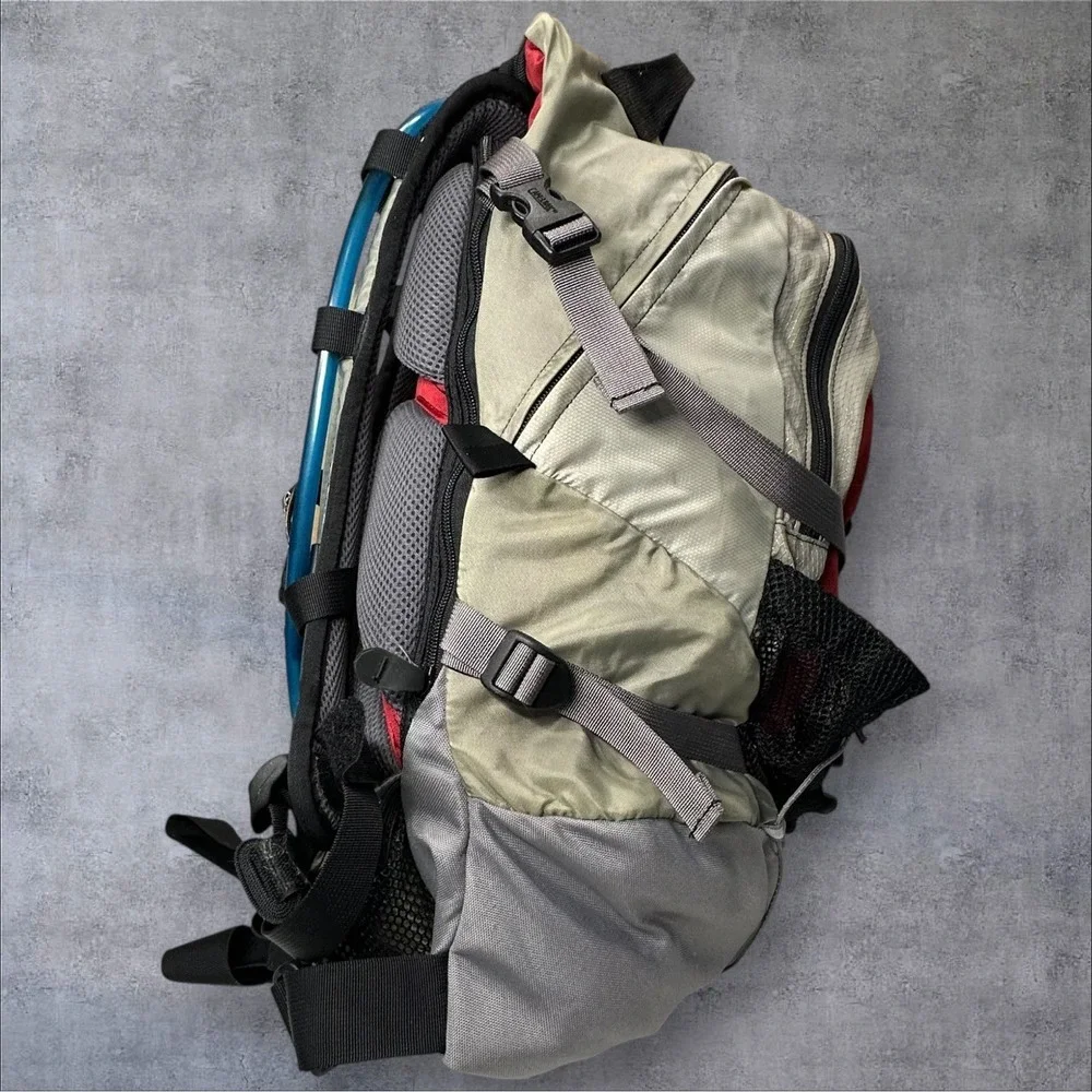 Camelbak‎ H.A.W.G Hawg Backpack Hydration Pack Omega Reservoir Gray/Red